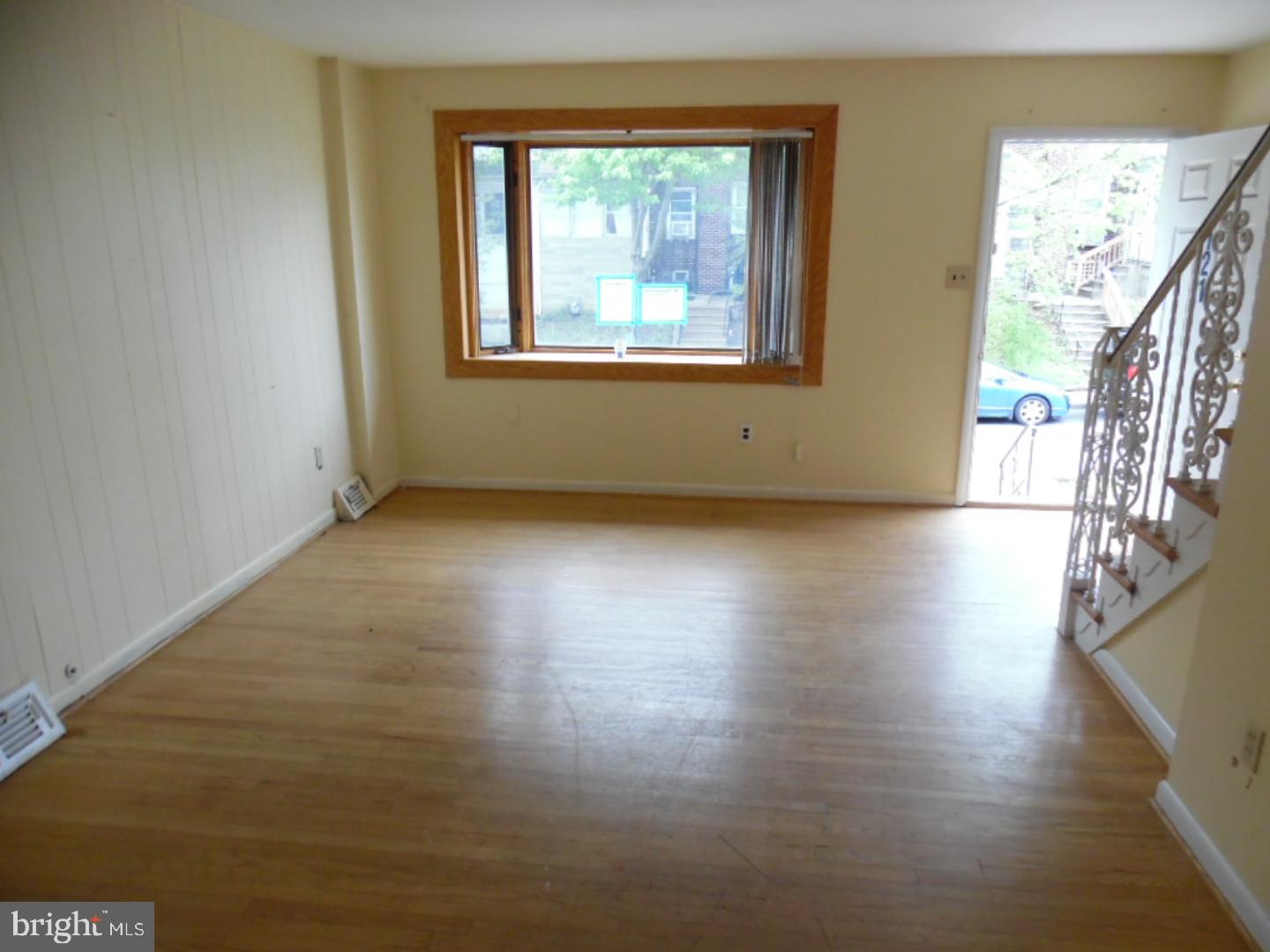 121 Laurel Road Sharon Hill, PA 19079 - Photo 3 of 9 Gallery Image 3