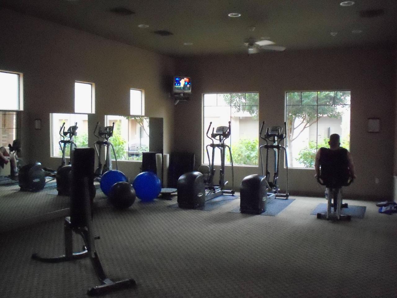 4488 East Thomas Road, Unit 3014 Phoenix, AZ 85018 - Photo 8 of 10 gym