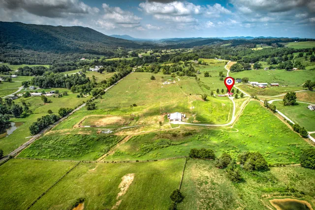 a view of a outdoor space