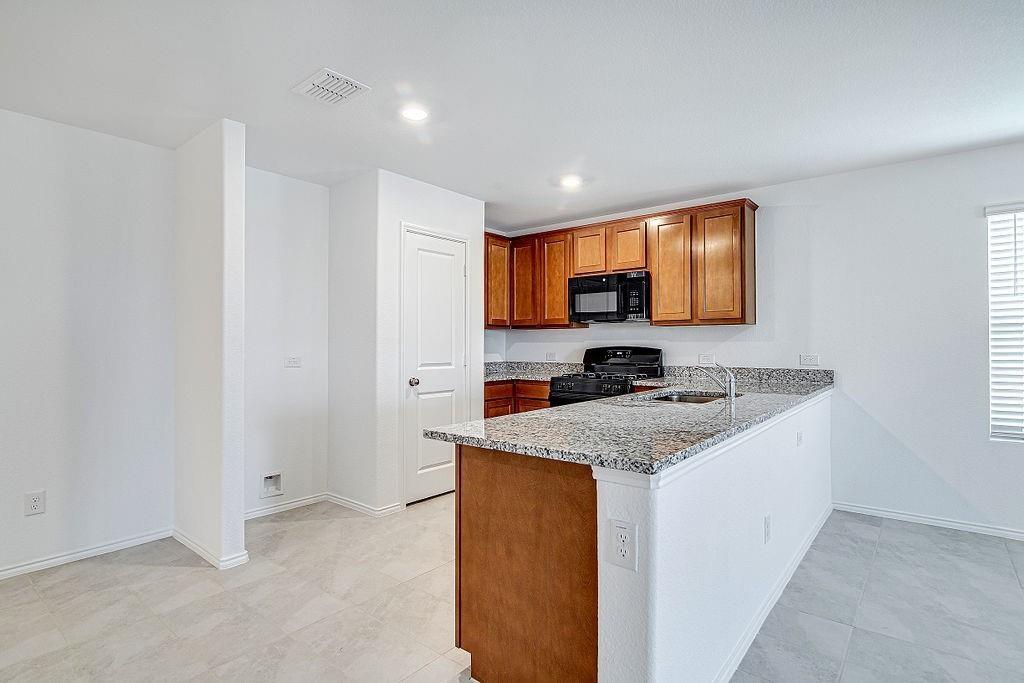 4052 Dublin Ridge Drive Fort Worth, TX 76036 - Photo 5 of 17