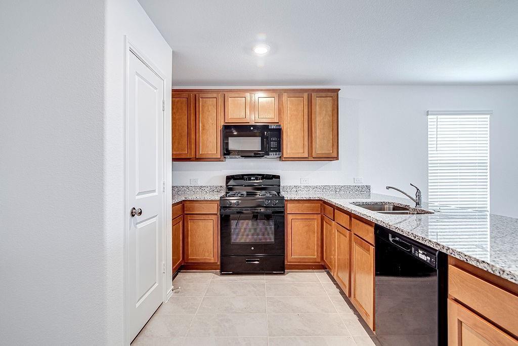 4052 Dublin Ridge Drive Fort Worth, TX 76036 - Photo 6 of 17