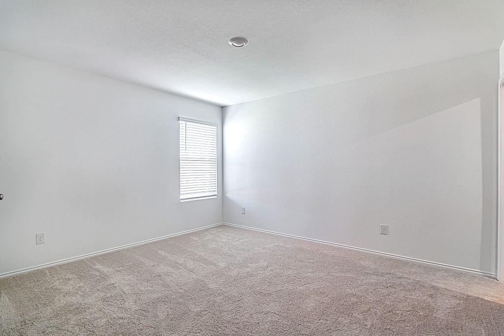 4052 Dublin Ridge Drive Fort Worth, TX 76036 - Photo 8 of 17