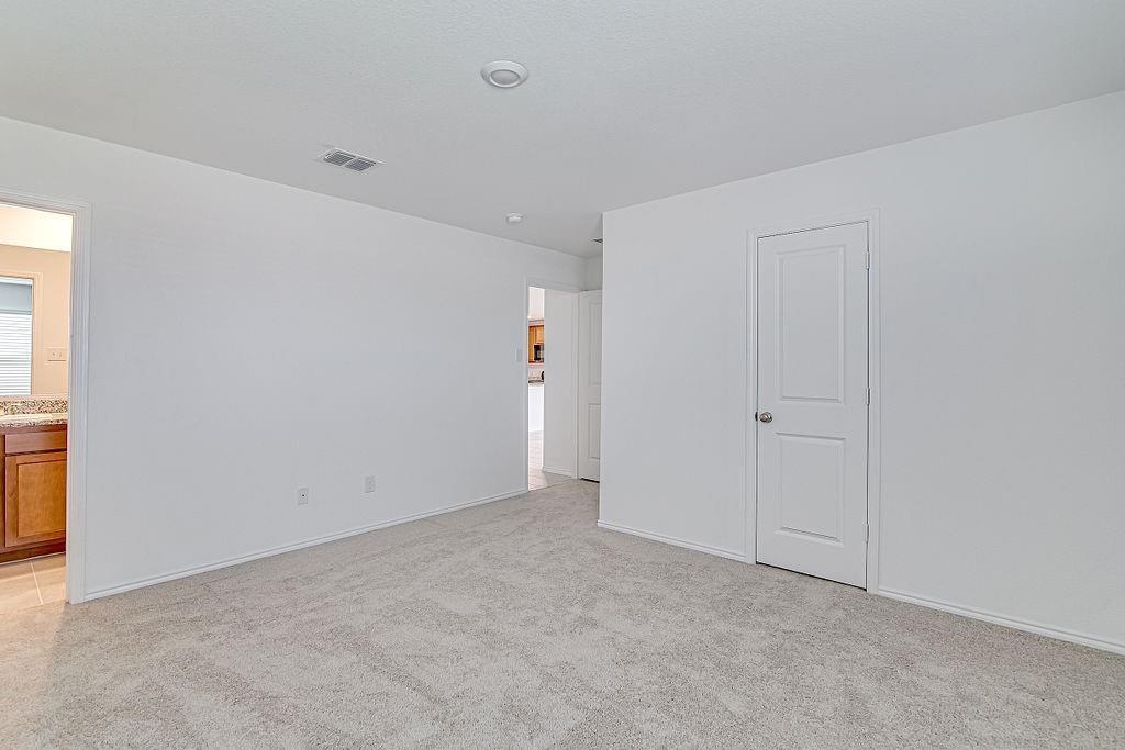 4052 Dublin Ridge Drive Fort Worth, TX 76036 - Photo 9 of 17