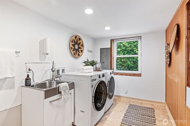 $1,300,000 | 3823 47th Avenue Southwest, Seattle, WA 98116