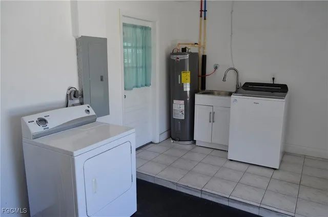 $2,000 | 451 Monterey Avenue, Cape Coral, FL 33904