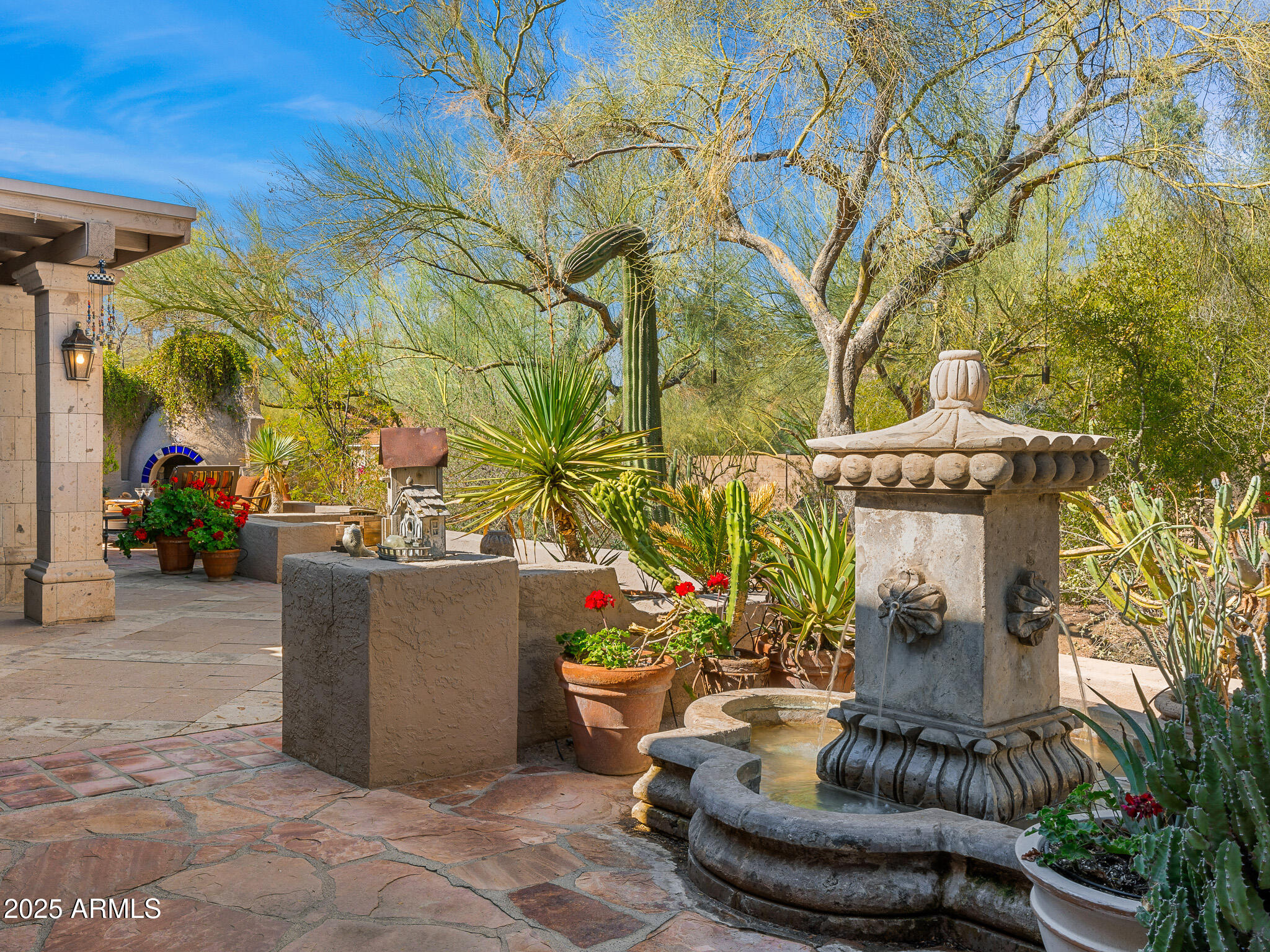 6301 North Camelback Manor Drive, Unit 5 Paradise Valley, AZ 85253 - Photo 12 of 17 outdoor fountain feature