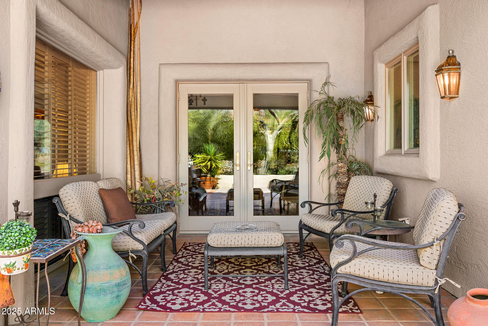 6301 North Camelback Manor Drive, Unit 5 Paradise Valley, AZ 85253 - Photo 14 of 17 outdoor patio lounge