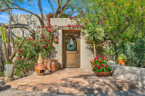 $3,500,000 | 6301 North Camelback Manor Drive, Unit 5, Paradise Valley, AZ 85253