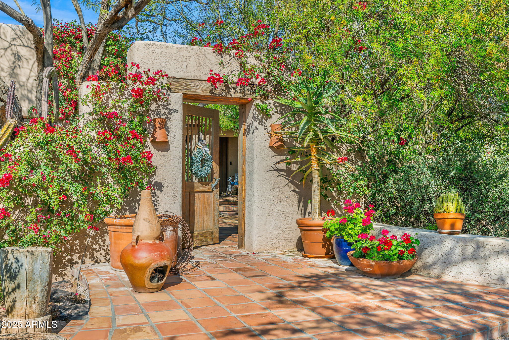 6301 North Camelback Manor Drive, Unit 5 Paradise Valley, AZ 85253 - Photo 8 of 17 front entrance to courtyard2