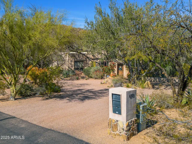 $3,595,000 | 6301 North Camelback Manor Drive, Unit 5, Paradise Valley, AZ 85253