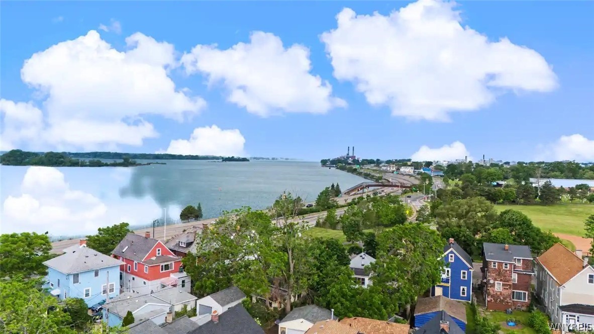 31 Riverside Avenue Buffalo, NY 14207 - Photo 2 of 29
