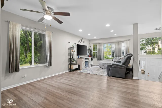 $290,000 | 311 Hidden Creek Lane, Unit 311, North Aurora, IL 60542