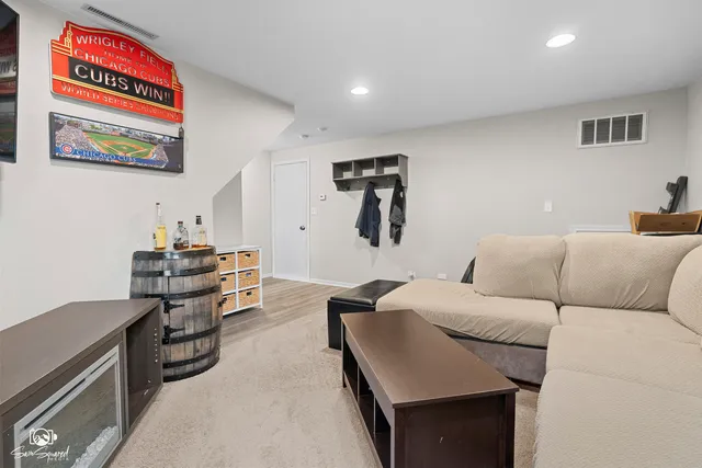 $290,000 | 311 Hidden Creek Lane, Unit 311, North Aurora, IL 60542