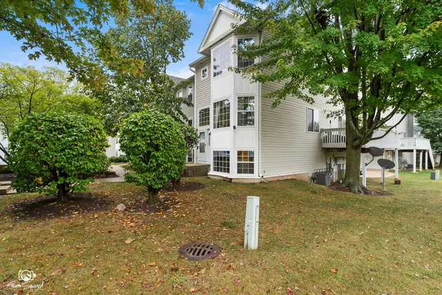 $290,000 | 311 Hidden Creek Lane, Unit 311, North Aurora, IL 60542