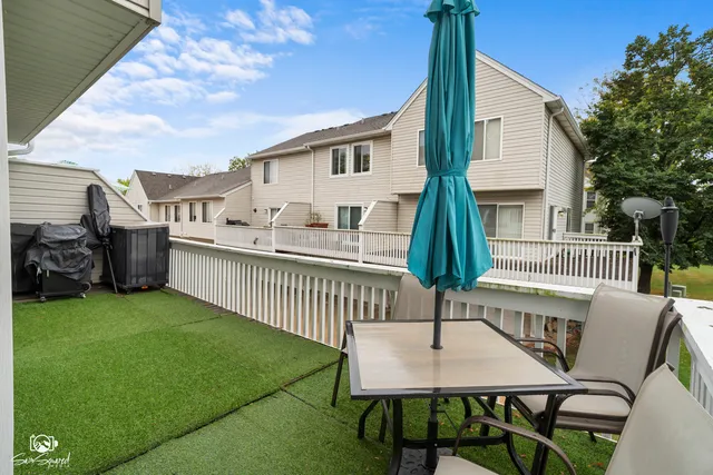 $290,000 | 311 Hidden Creek Lane, Unit 311, North Aurora, IL 60542