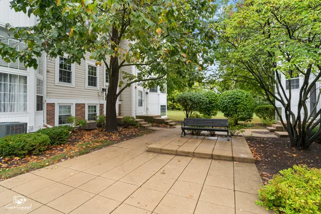 $290,000 | 311 Hidden Creek Lane, Unit 311, North Aurora, IL 60542