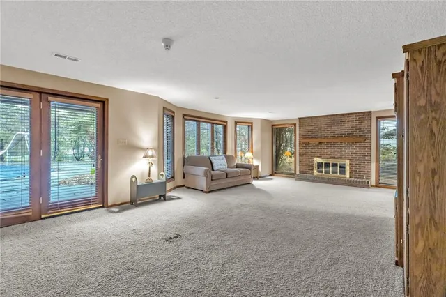 $675,000 | 510 Opera House Lane, Odessa, MO 64076