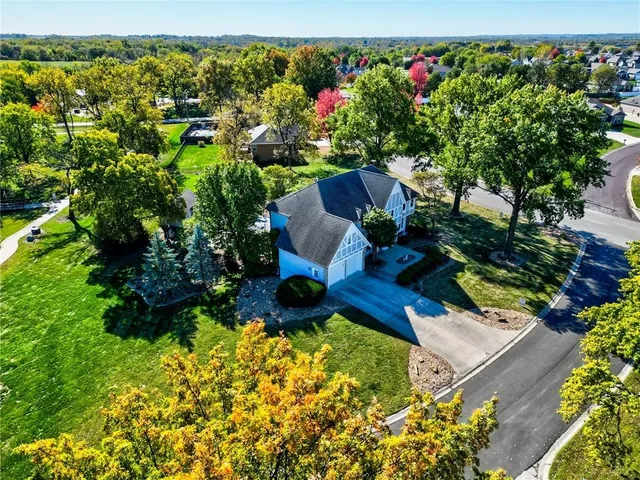 $675,000 | 510 Opera House Lane, Odessa, MO 64076