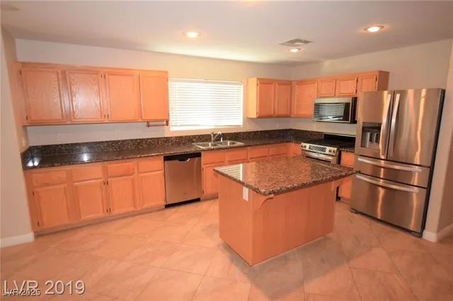 $2,016 | 1041 Amber Gate Street, Henderson, NV 89002
