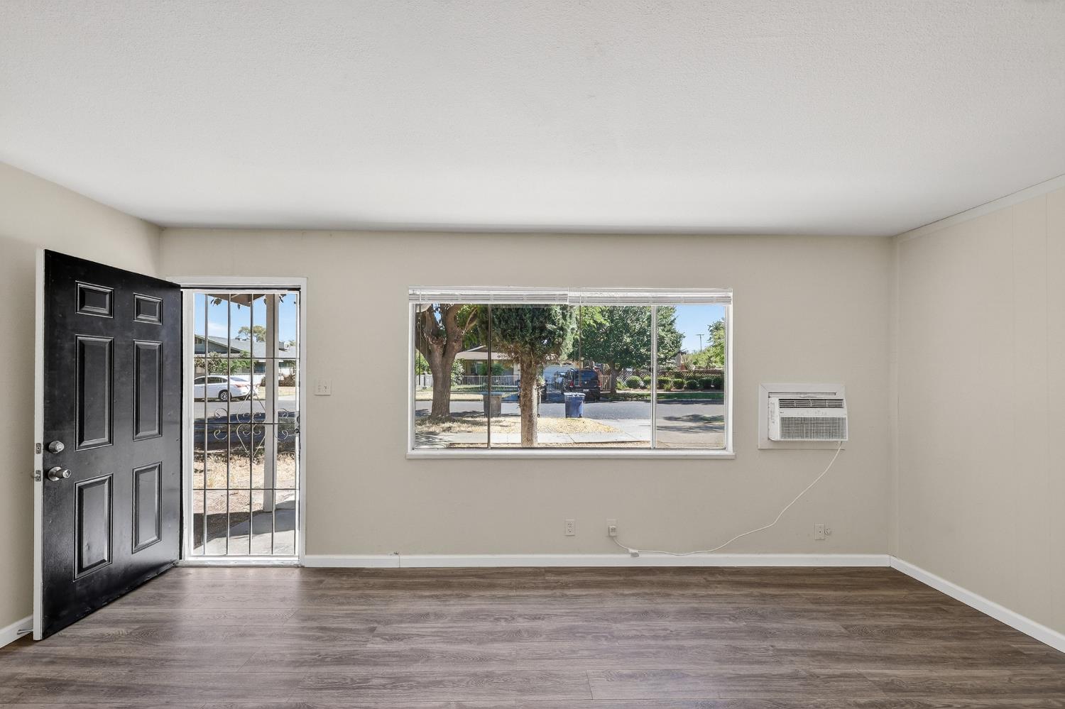 520 West 9th Street Merced, CA 95341 - Photo 8 of 43