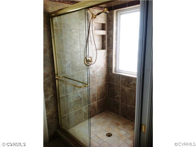 14030 Southshore Road Midlothian, VA 23112 - Photo 15 of 22 Master Bath