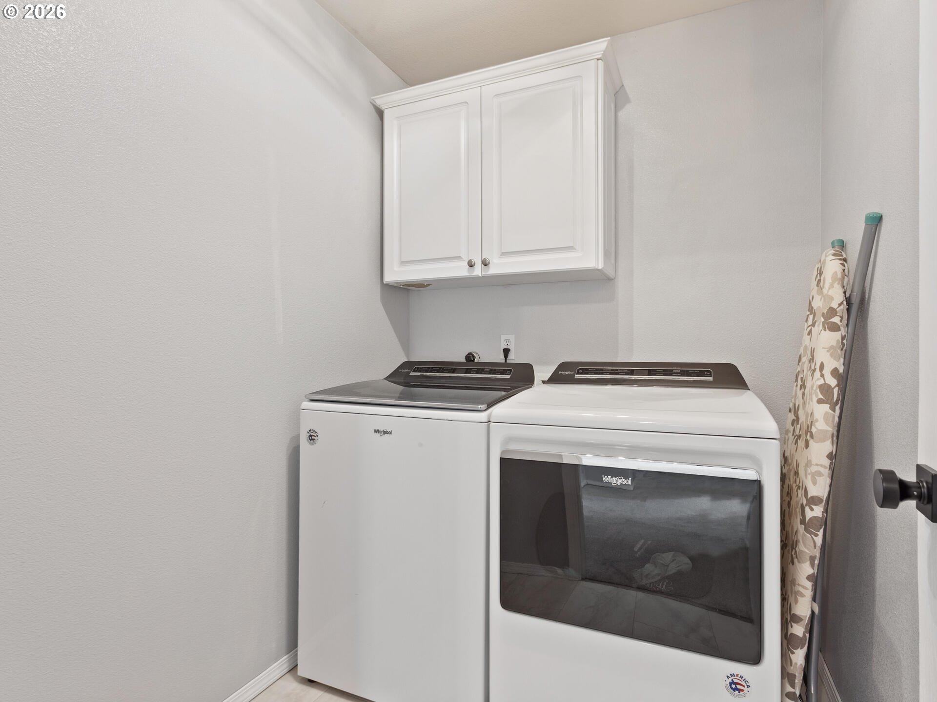 5468 J Street Washougal, WA 98671 - Photo 25 of 48 a utility room with dryer and washer