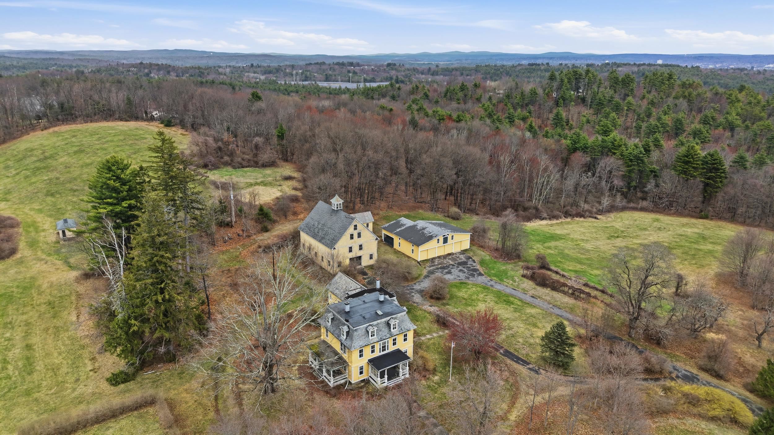 117 New Boston Road Bedford, NH 03110 - Photo 4 of 56