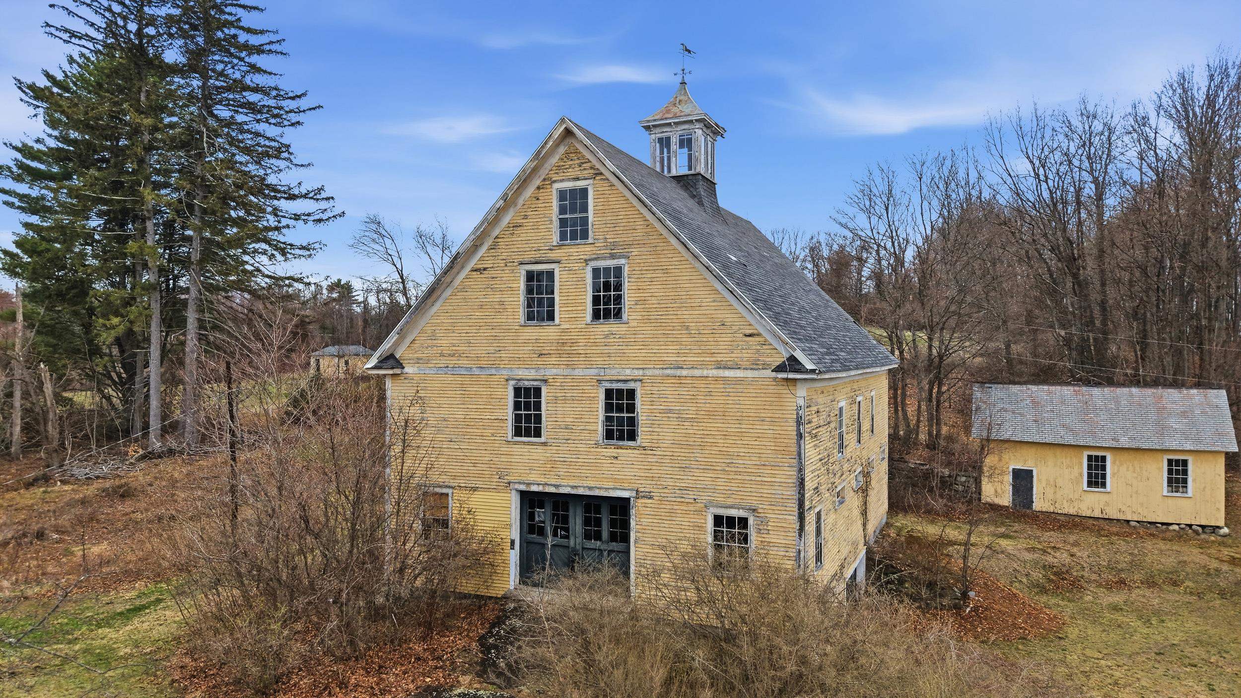 117 New Boston Road Bedford, NH 03110 - Photo 9 of 56