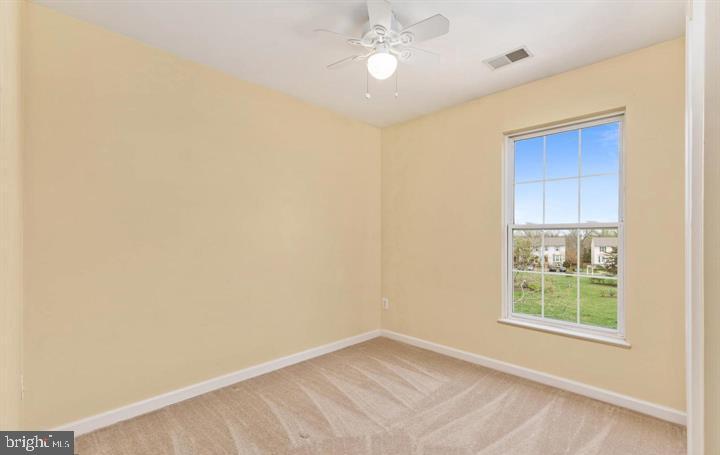 43393 Chokeberry Square Ashburn, VA 20147 - Photo 18 of 31 an empty room with a window