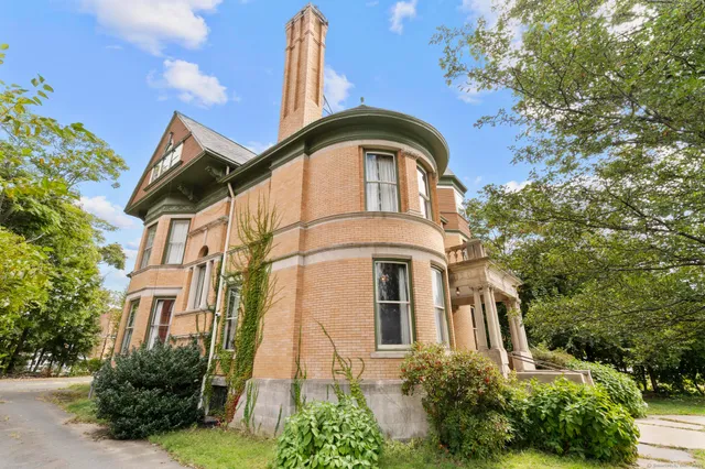 $670,000 | 14 Wethersfield Avenue, Hartford, CT 06114