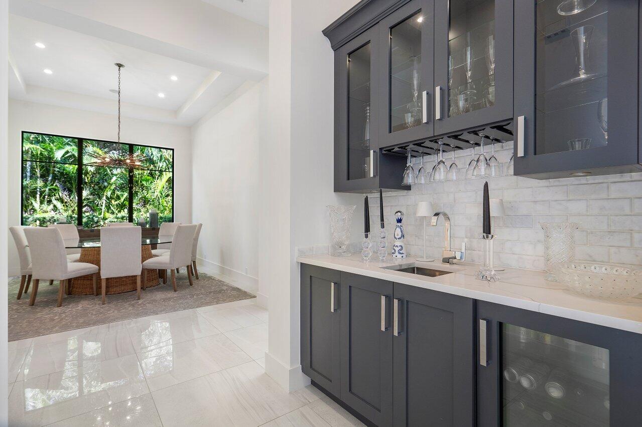 7428 Fenwick Place Boca Raton, FL 33496 - Photo 13 of 40 Bar/Dining Room