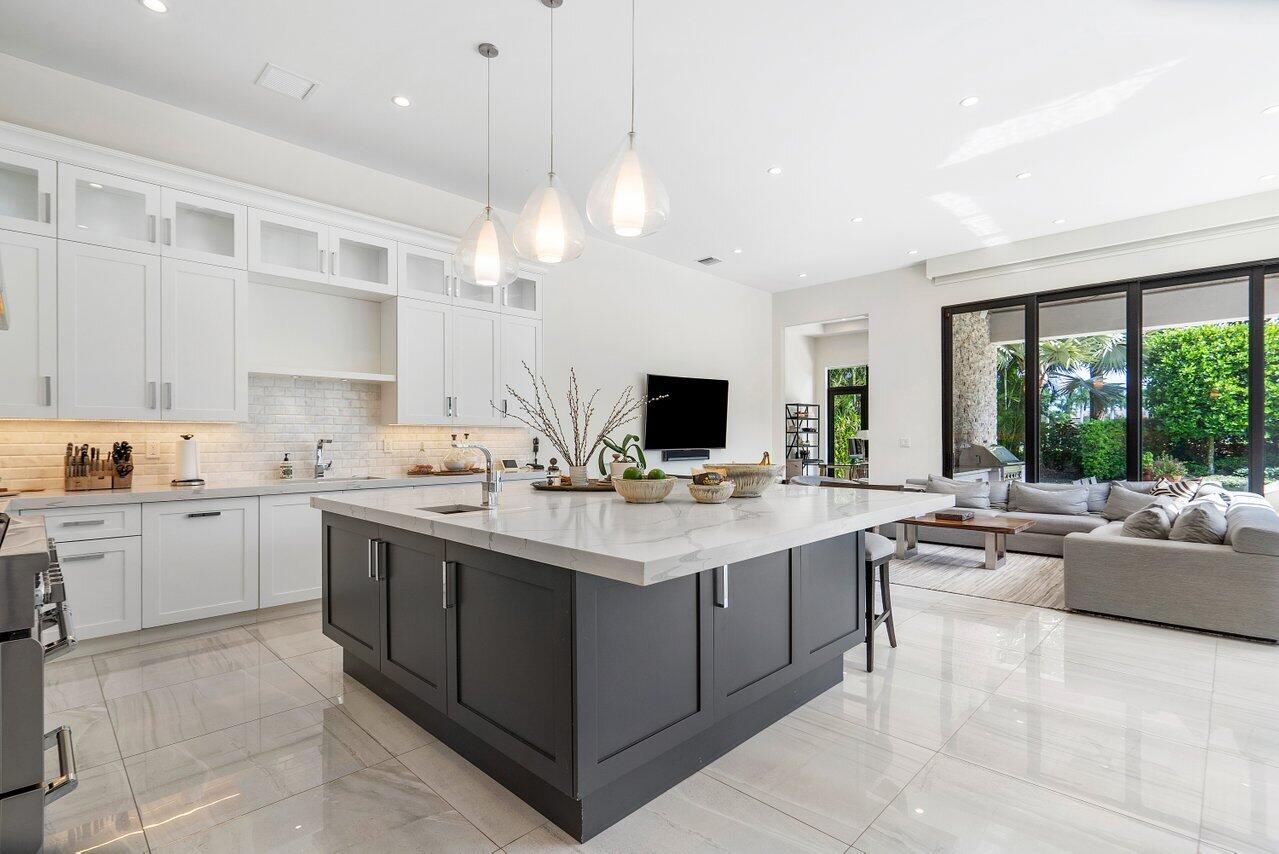 7428 Fenwick Place Boca Raton, FL 33496 - Photo 6 of 40 Kitchen/Family Room