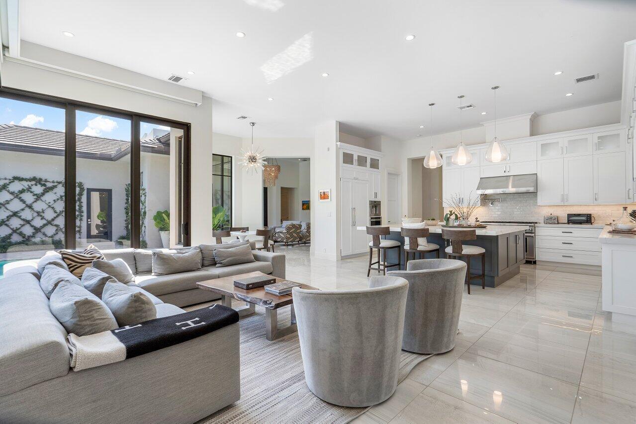 7428 Fenwick Place Boca Raton, FL 33496 - Photo 10 of 40 Family Room