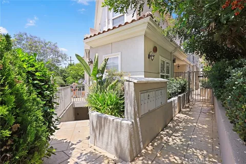 $699,800 | 2743 Montrose Avenue, Unit 110, Montrose, CA 91020