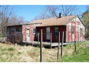 3069 Lyndhurst Road Stuarts Draft, VA 24477 - Photo 2 of 2 a backyard of a house