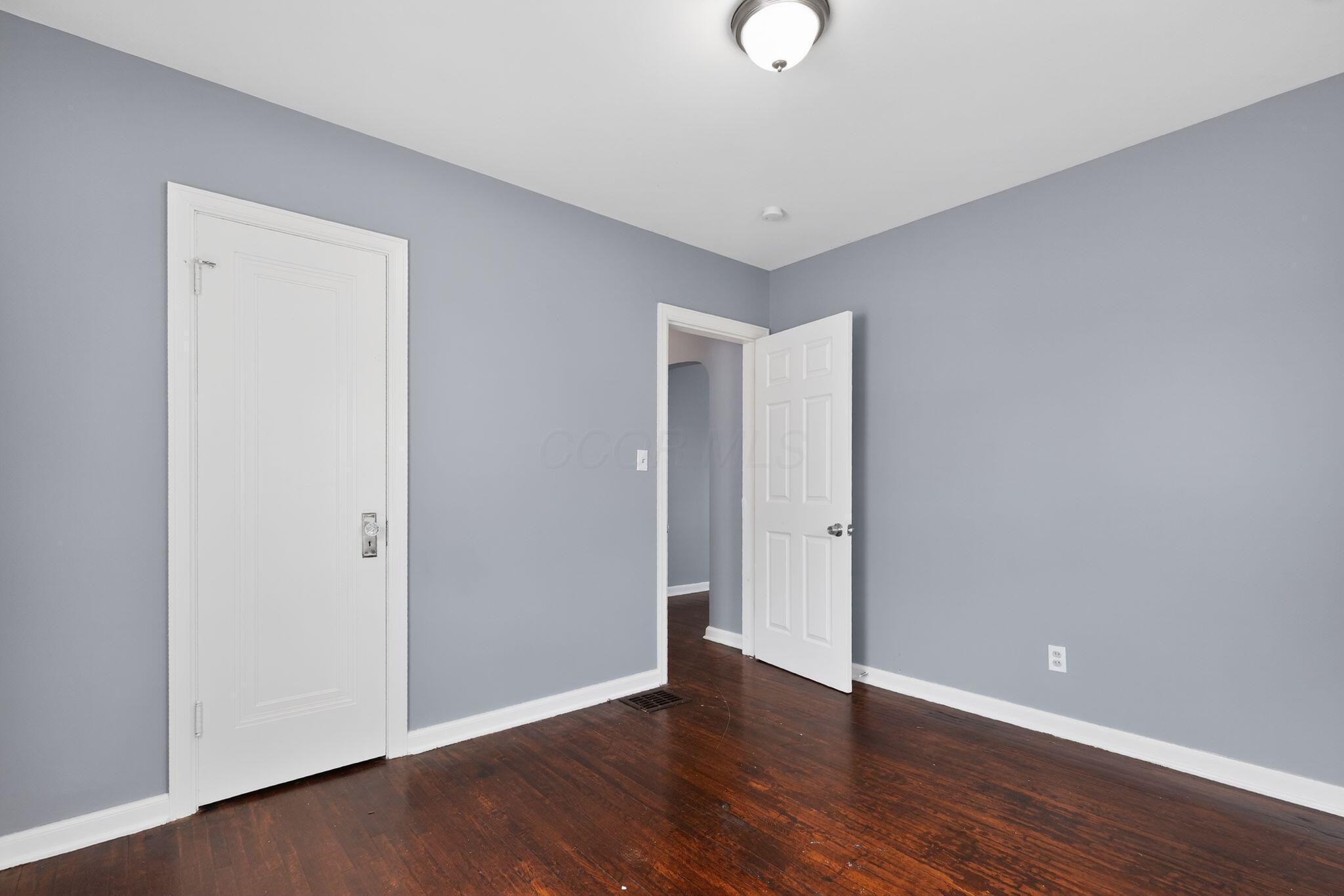 669 South Hampton Road Columbus, OH 43213 - Photo 17 of 28