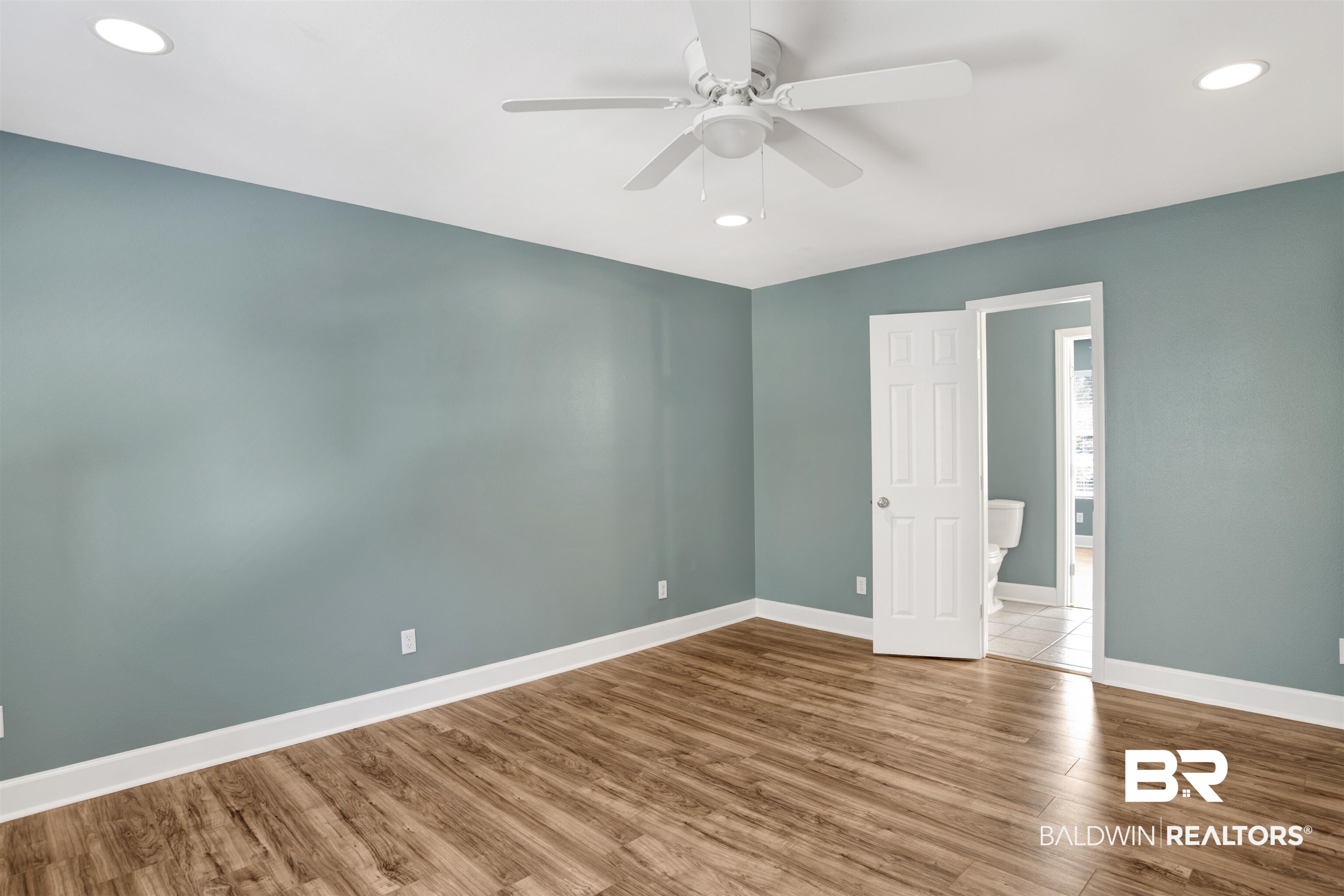 11835 Island Drive Foley, AL 36535 - Photo 37 of 53 Empty room featuring wood finished floors, recessed lighting, and a ceiling fan