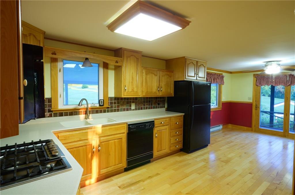 927 River Road Bucksport, ME 04416 - Photo 4 of 31 Kitchen