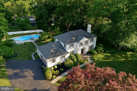 $1,395,000 | 736 Governor Circle, Newtown Square, PA 19073