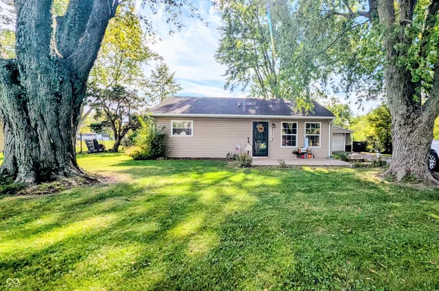 $209,900 | 409 Parkway Street, Whiteland, IN 46184