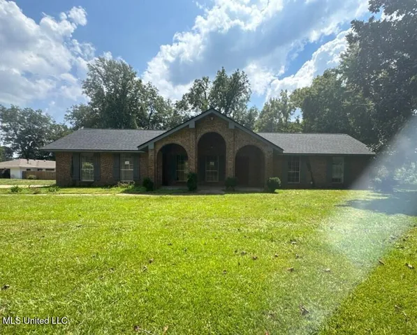 $138,000 | 100 West Pecan Tree Lane, Vicksburg, MS 39183