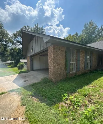 $138,000 | 100 West Pecan Tree Lane, Vicksburg, MS 39183