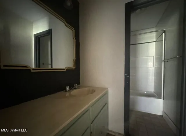 $138,000 | 100 West Pecan Tree Lane, Vicksburg, MS 39183