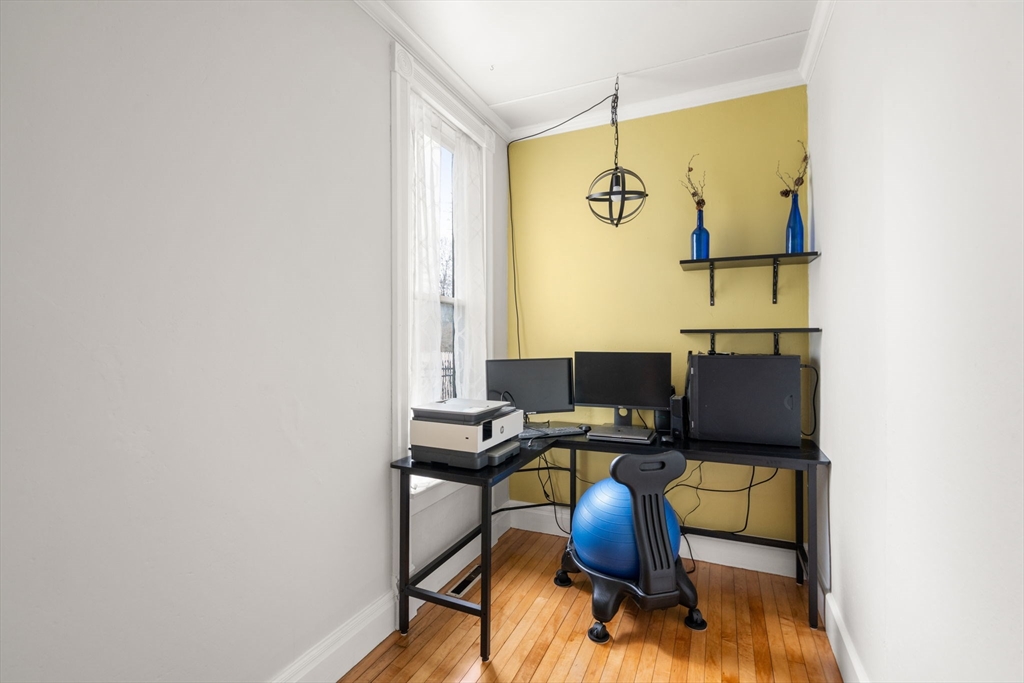 20 Maple Street Uxbridge, MA 01569 - Photo 11 of 28