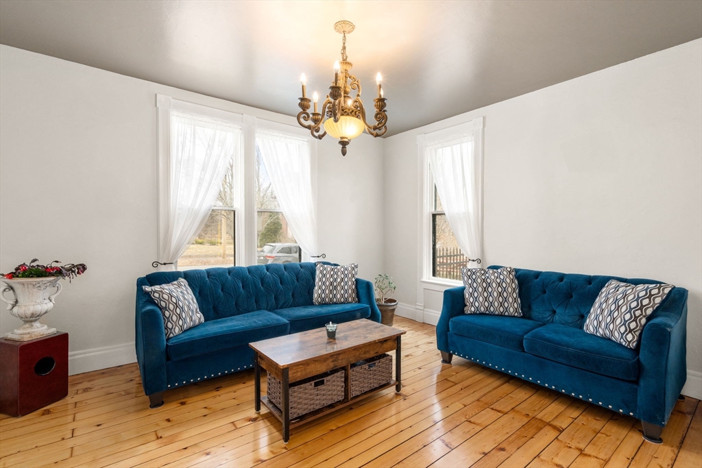 20 Maple Street Uxbridge, MA 01569 - Photo 3 of 28