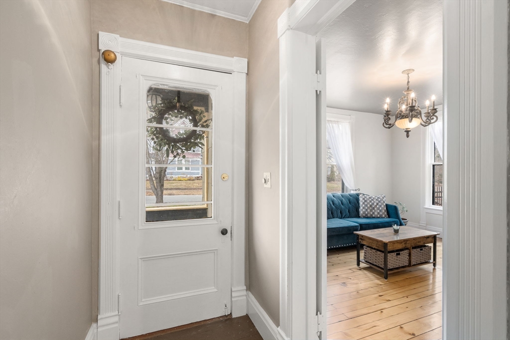 20 Maple Street Uxbridge, MA 01569 - Photo 5 of 28