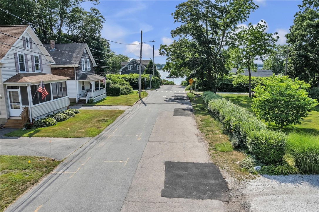 62 Maple Street Warren, RI 02885 - Photo 3 of 41