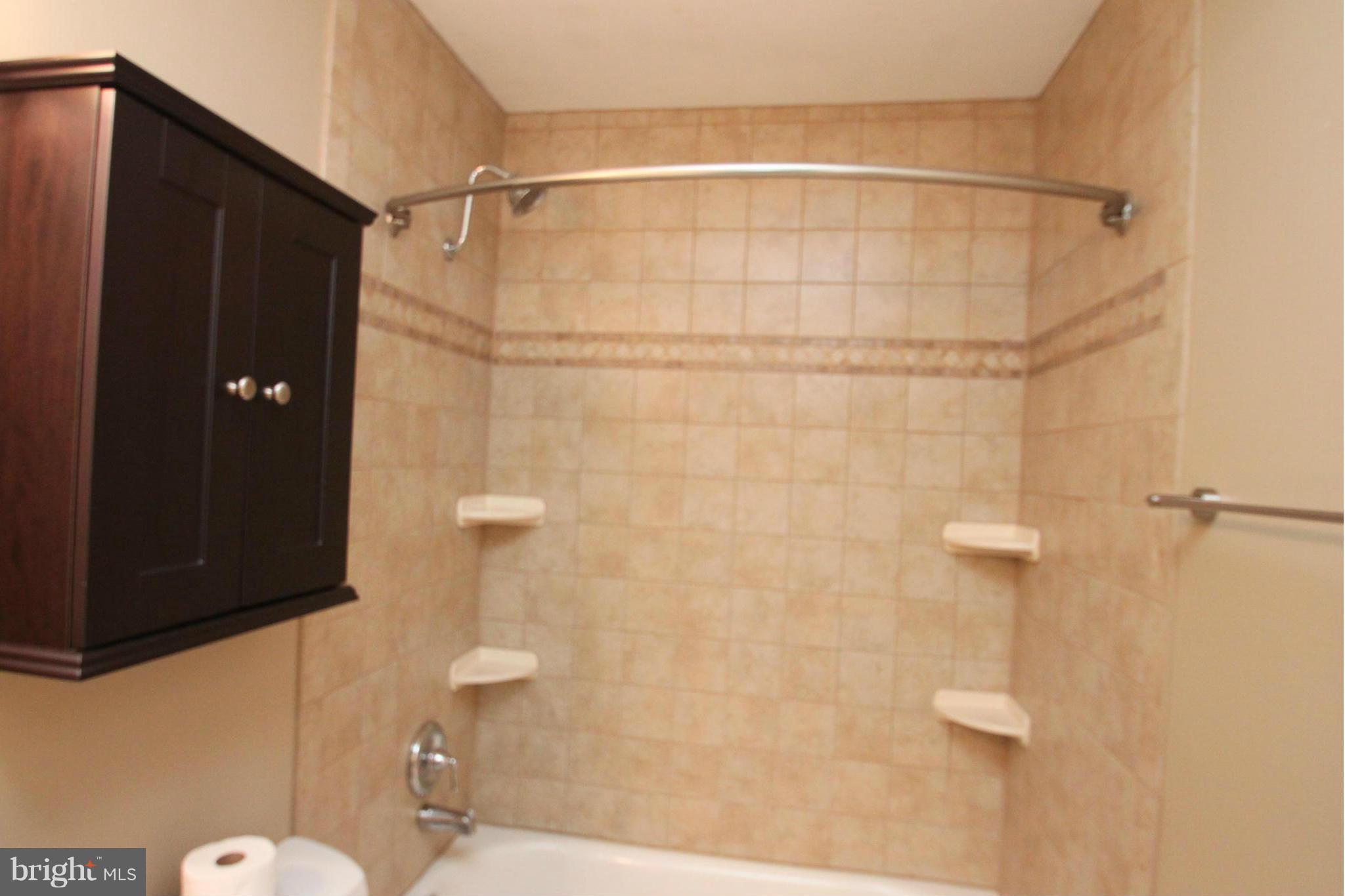 1711 Wainwright Drive Reston, VA 20190 - Photo 14 of 17 Bath