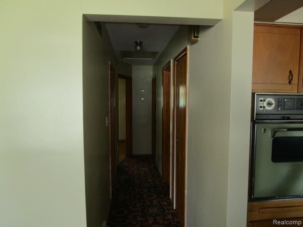 5114 East 11 Mile Road Warren, MI 48091 - Photo 5 of 16 IMG_1095.jpg