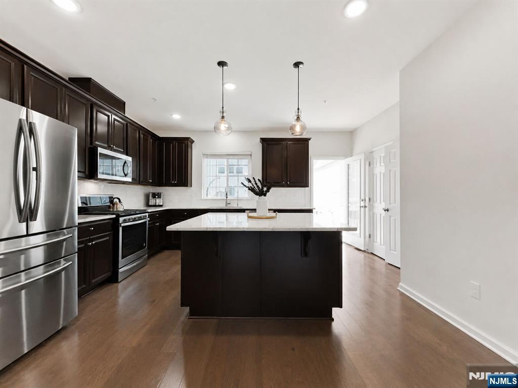 85 Truman Drive Wood-Ridge, NJ 07075 - Photo 12 of 47
